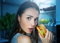 Перекус перед сном: какие продукты помогут избежать голода и не навредят