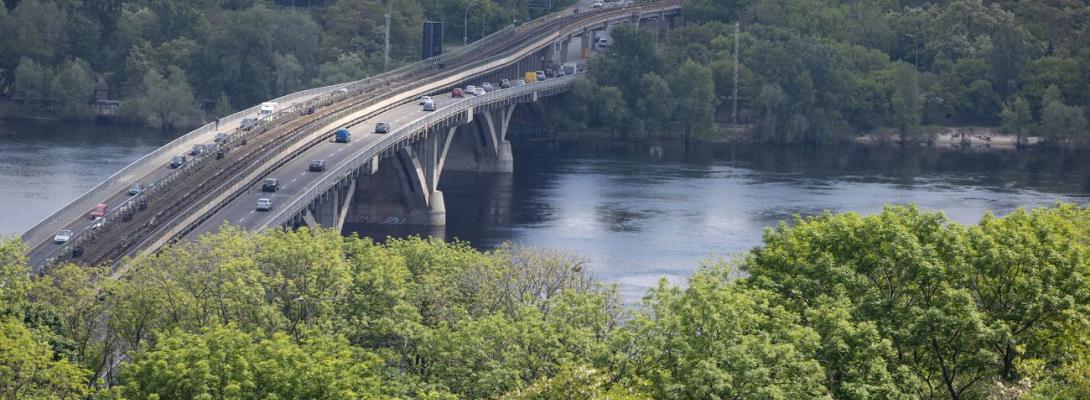 Столицю України накрив дим після нічної атаки: КМДА розповіли про стан повітря