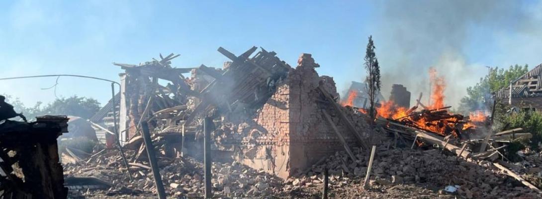 Обстріл Сумської області: в селі Битиця загинула людина, десятки будинків пошкоджено