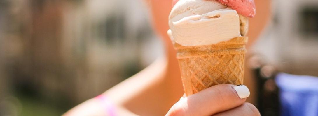 Алкоголь, спеції і навіть морозиво: від цих продуктів варто відмовитися в спеку