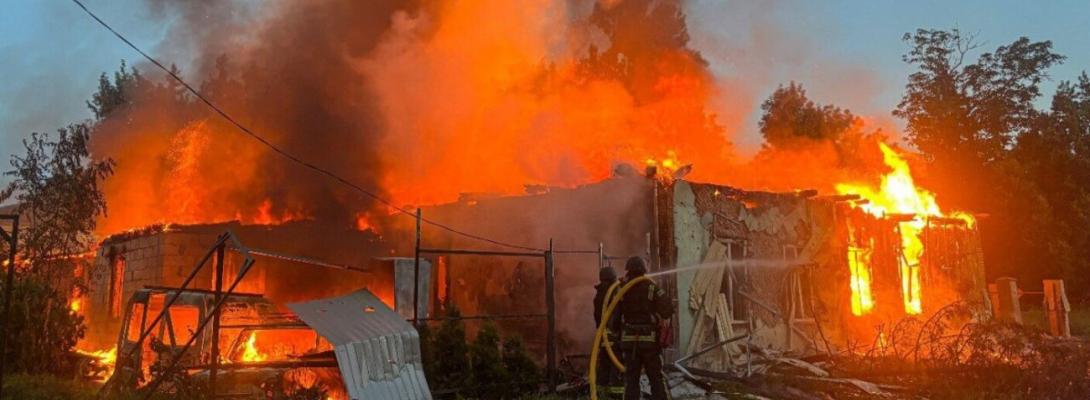 Шостку атакували дрони та авіабомби: є загиблі та пораненні, зруйновано будинки