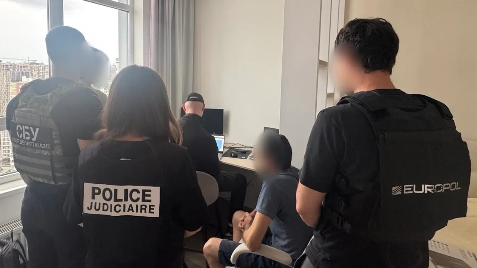 Україна та Франція спільно затримали адміністратора форуму для кіберзлочинців
