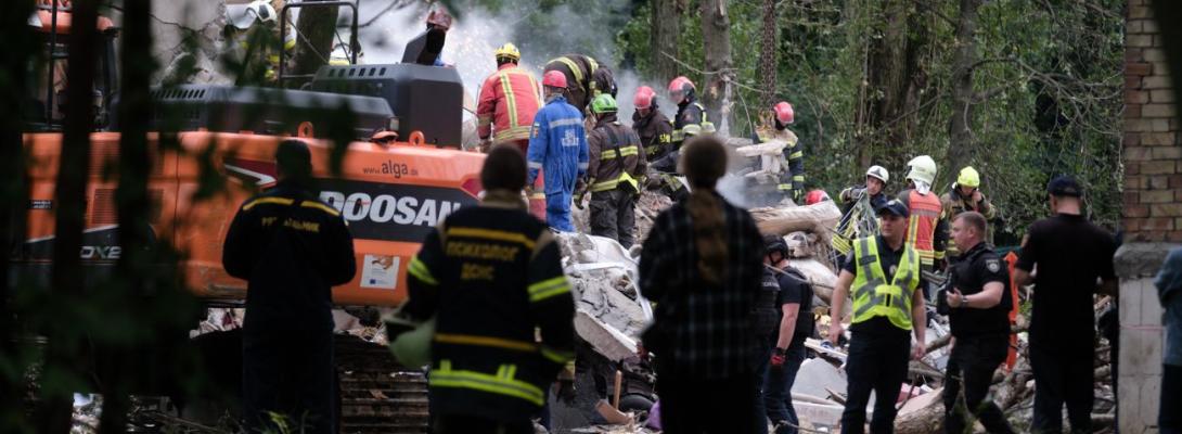 Російська атака на Київ: різко зросла кількість поранених, триває рятувальна операція