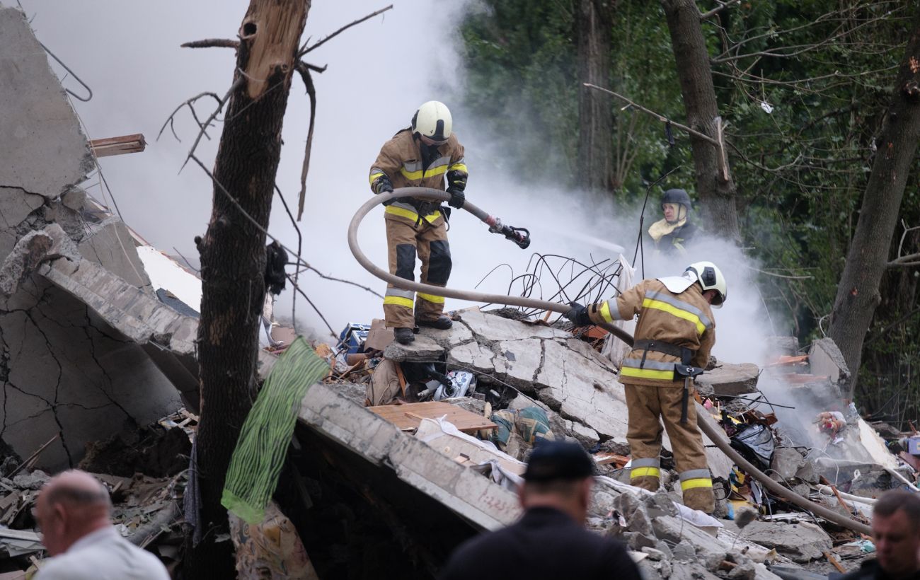 У Києві вже 31 жертва ворожого удару: з-під уламків витягнули ще трьох, пошуки тривають