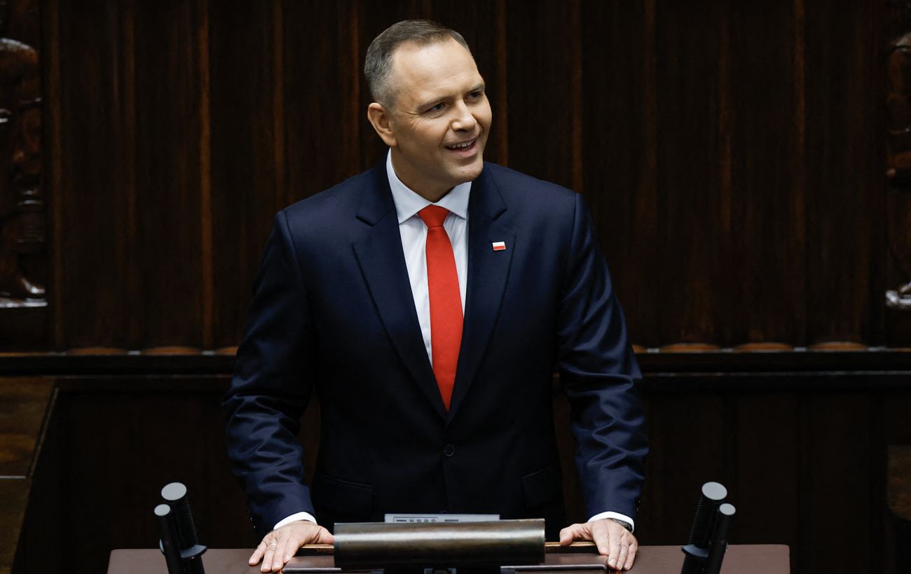 У Польщі офіційно новий президент: хто такий Навроцький і що від нього очікувати