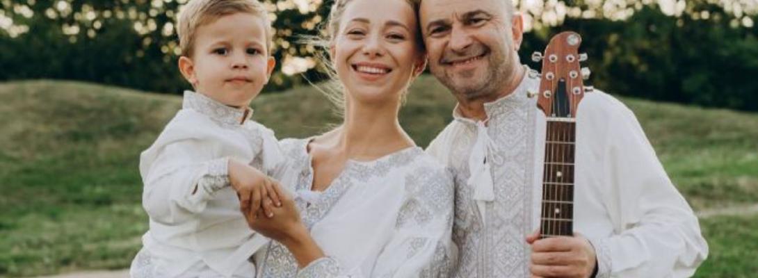Дружина Віктора Павліка розчулила відео із сином: які перші слова він сказав