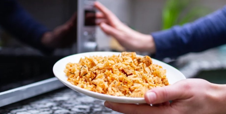 Варто знати кожному! Три продукти, які після повторного розігрівання стають токсичними