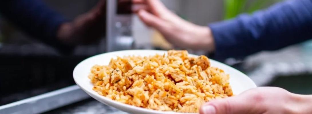 Варто знати кожному! Три продукти, які після повторного розігрівання стають токсичними