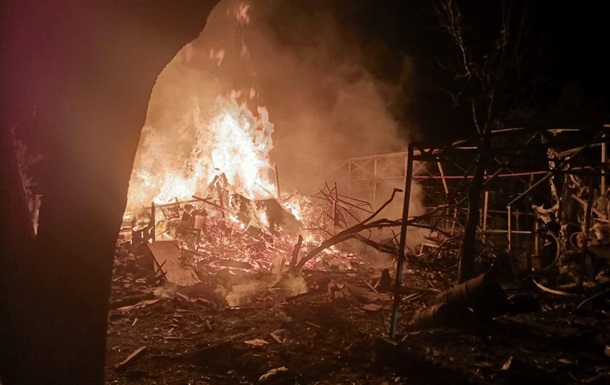 Сумщина у вогні! Ворог вдарив по багатоповерхівках і школах: моторошні кадри