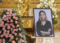 В Киеве прощаются с журналисткой Викторией Рощиной, которую россияне замучили в плену