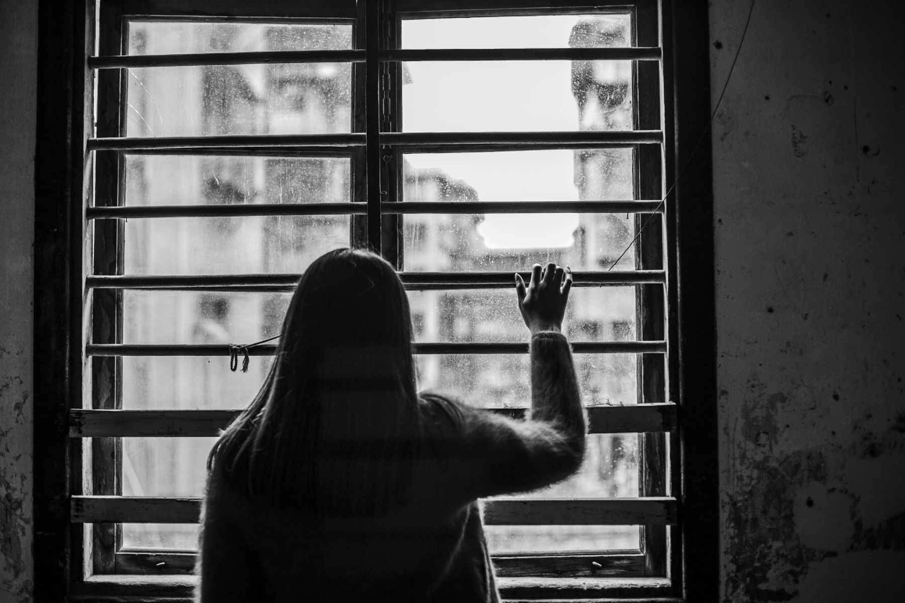 Названо приховані, але небезпечні ознаки депресії: як вчасно помітити проблему