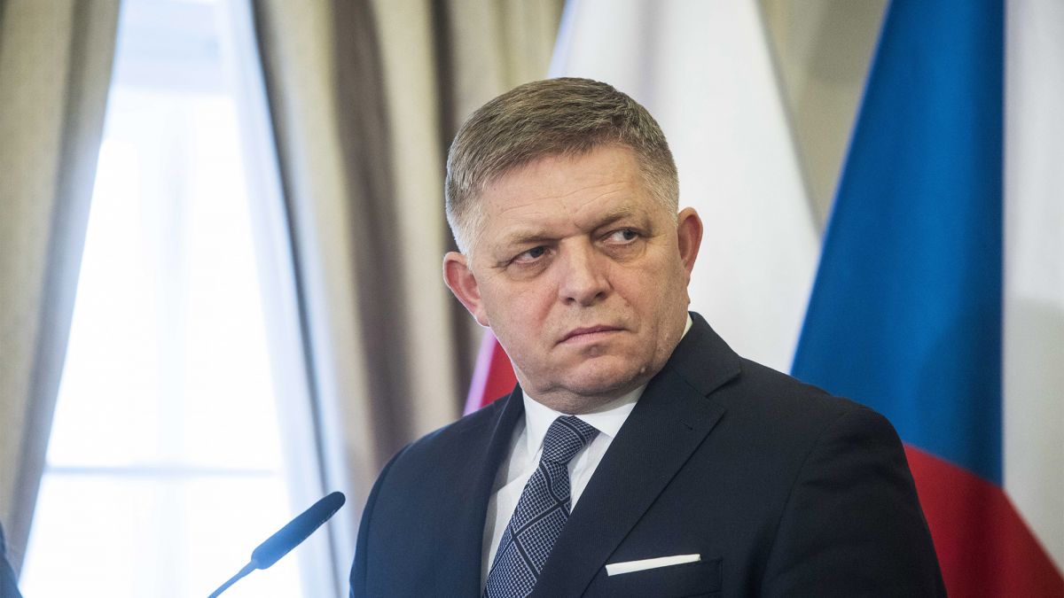 Ворог чи бізнесмен? Поки Фіцо обіймає путіна, словацькі заводи озброюють Україну