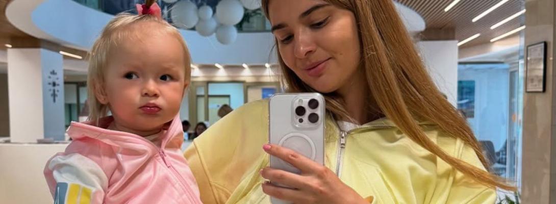 Ведуча 1+1 з однорічною донькою потрапила в ДТП: "У нашу машину в'їхали"