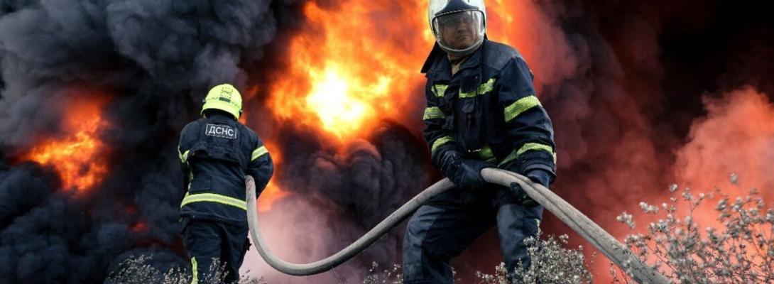 На Полтавщині досі гасять пожежу після вчорашнього російського обстрілу: подробиці 