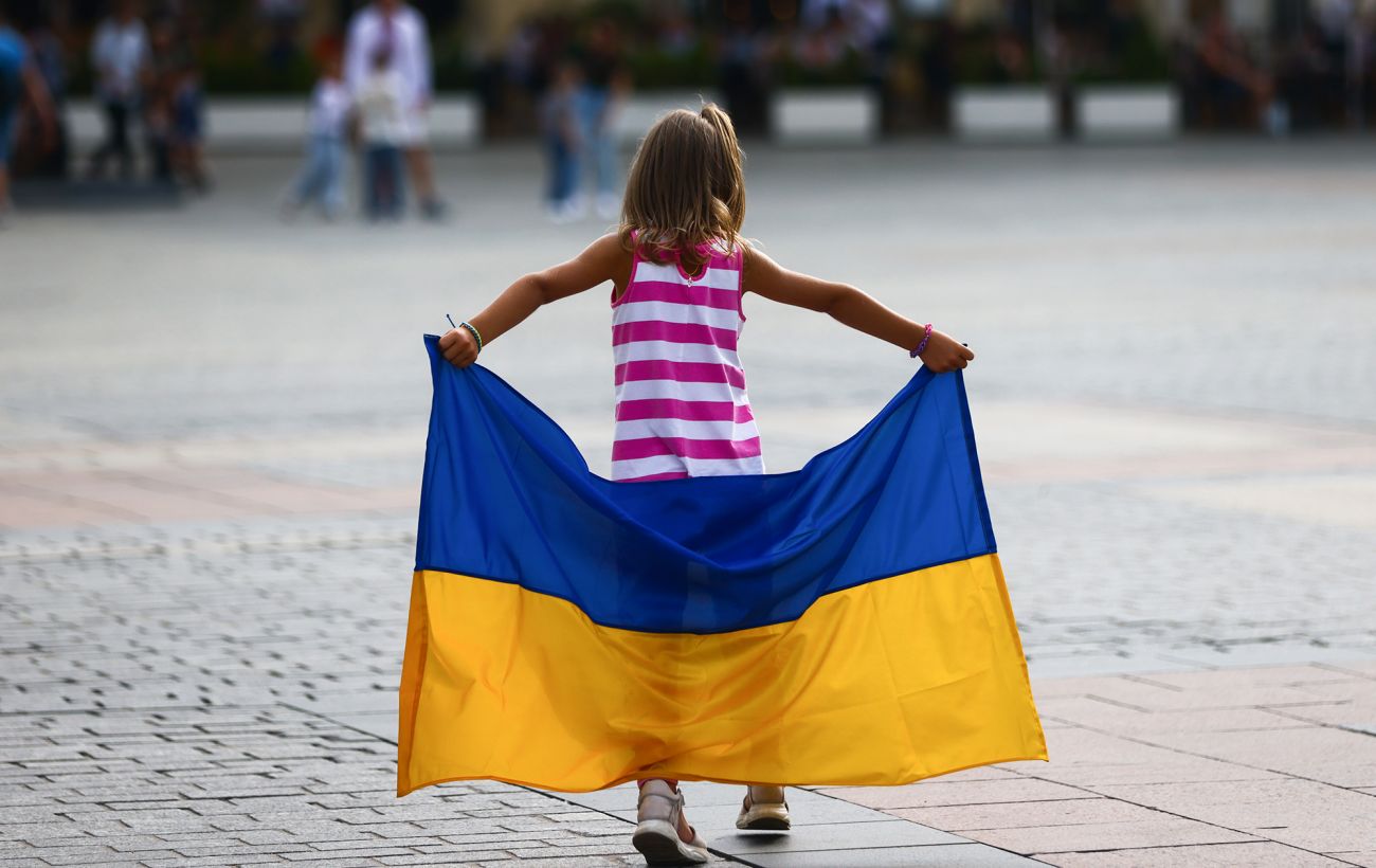 Чи буде Україна процвітаючою країною в складі ЄС: що показують опитування КМІС