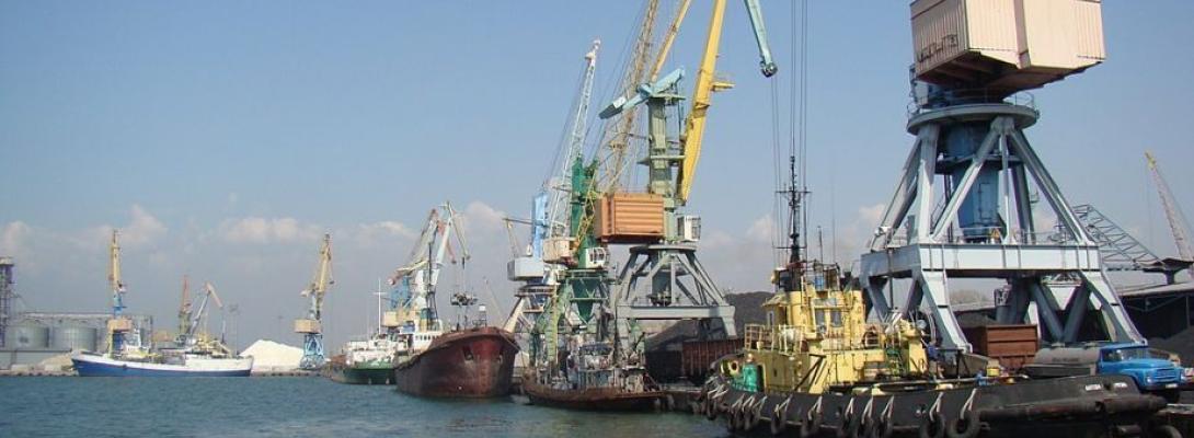 Терміново! Окупанти відкрили порти Маріуполя та Бердянська, вивозять награбоване
