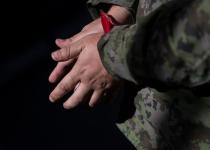Под Покровском бойцы отбили штурм и захватили в плен девять оккупантов