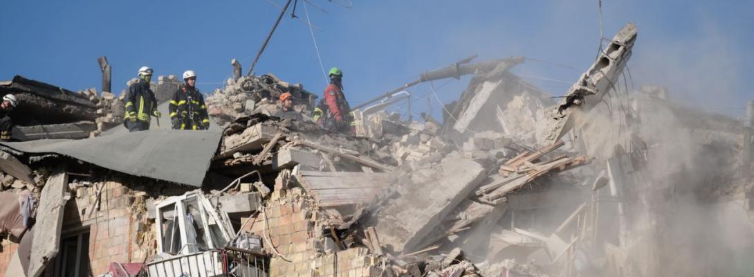 Російський удар по Києву: 10 людей зникли безвісти, тривають рятувальні операції