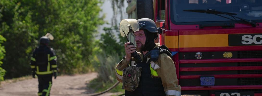 Ворог масовано атакував Київщину дронами, під ударом підприємство та склади