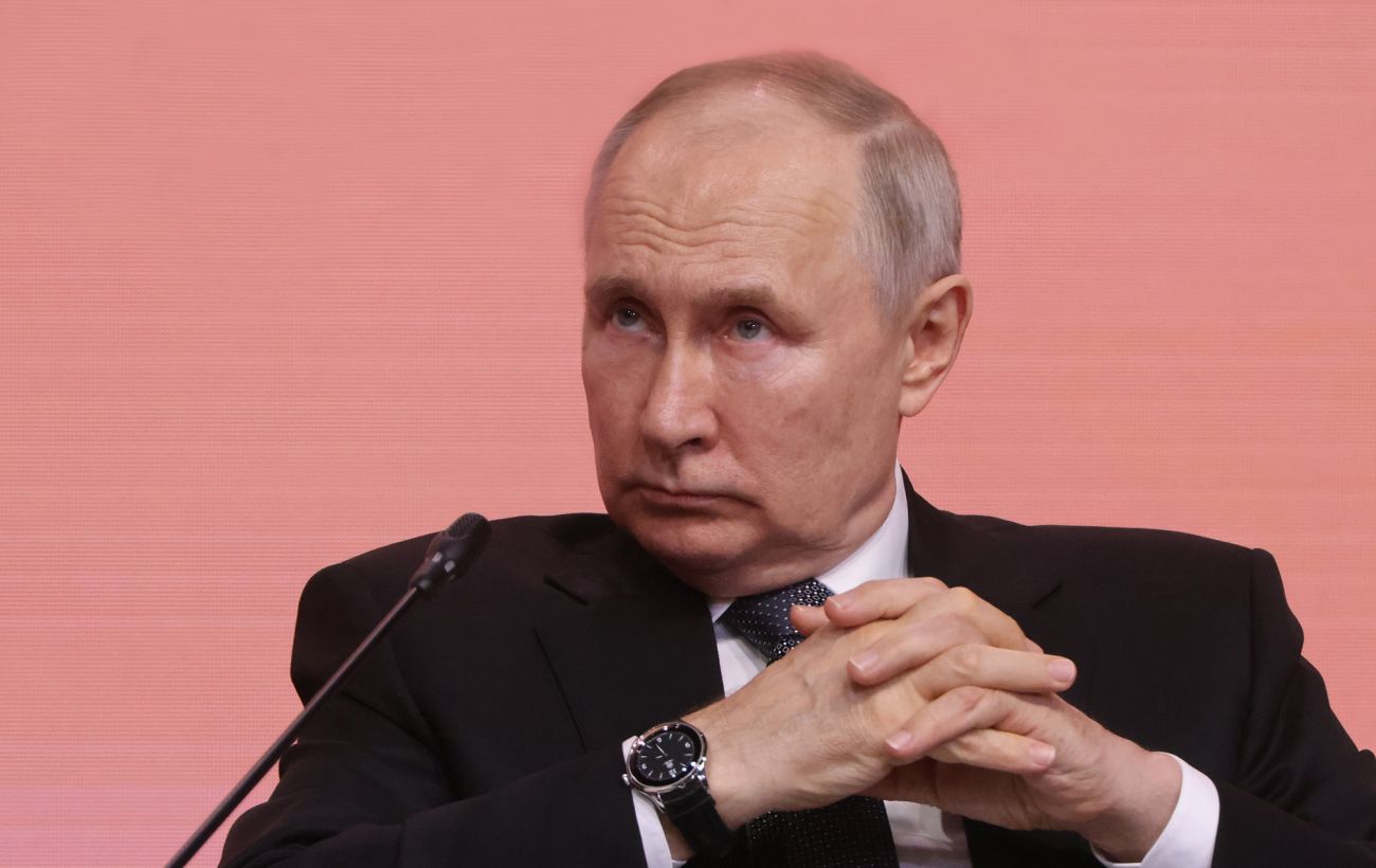 Російський диктатор заперечує стагнацію російської економіки, про яку заявили банкіри