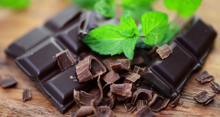 Три продукти, які не можна їсти перед сном: вони здатні зіпсувати ваш відпочинок