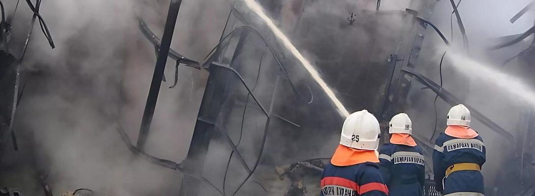 Вибухи та пожежа: Генштаб ЗСУ підтвердив ураження Саратовського НПЗ у росії