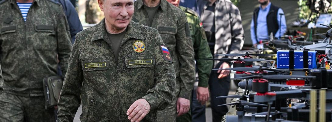 Сигнал для НАТО: в ISW пояснили, навіщо путін прийшов у військовій формі на "Захід-2025"