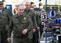 Сигнал для НАТО: в ISW пояснили, навіщо путін прийшов у військовій формі на "Захід-2025"