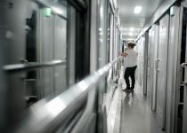 Замінили вікна, двері й дах: УЗ показала потяг, який пошкодила рф під час удару
