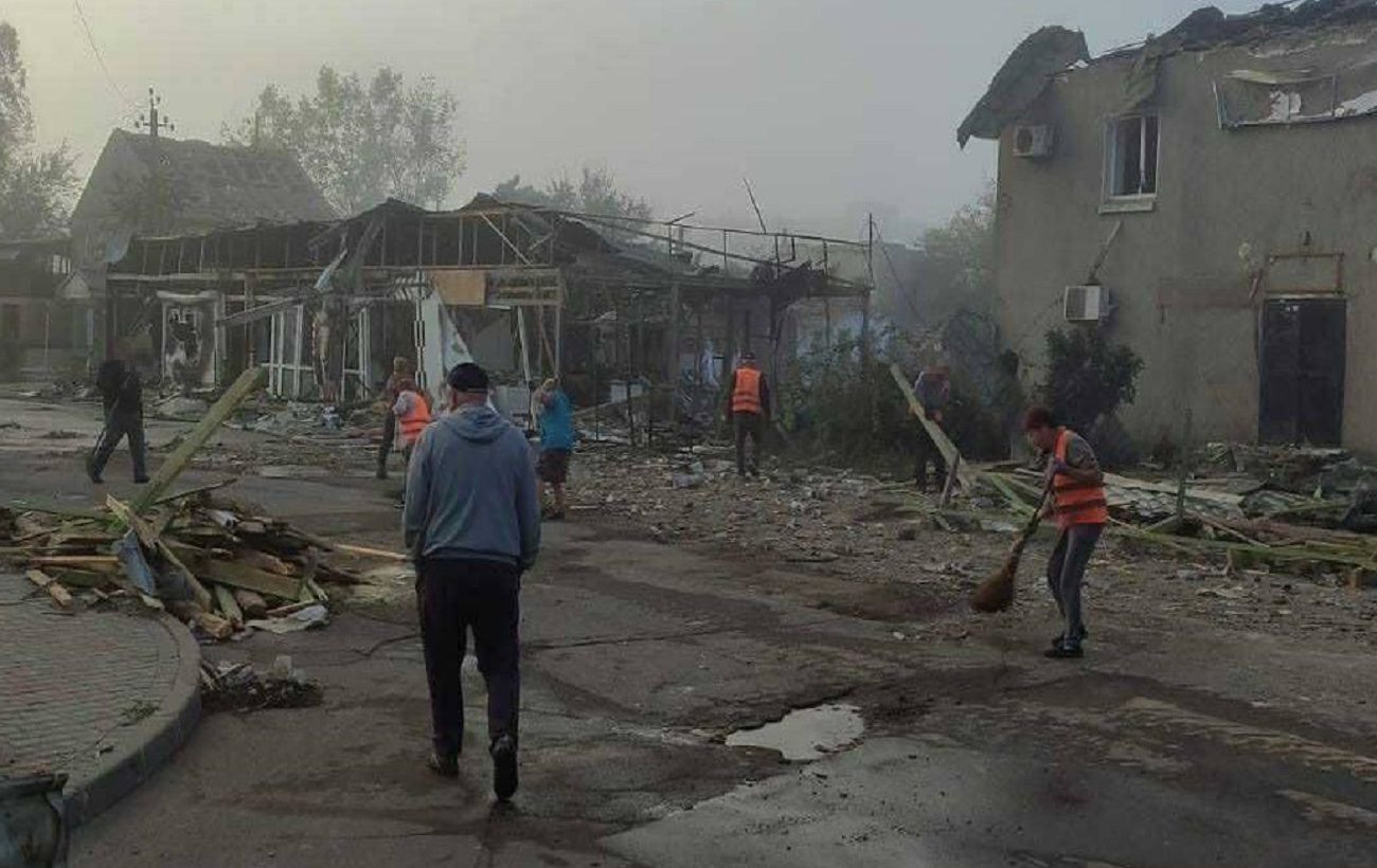 Який вигляд має центр міста Татарбунари на Одещині після ракетного удару рф