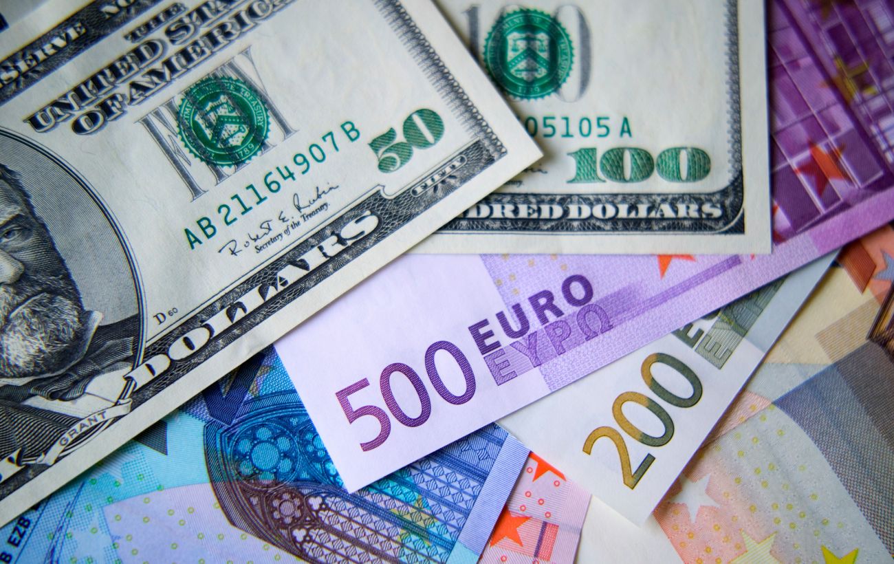 Заморожені активи рф на 300-350 млрд доларів підуть на репарації Україні, - Reuters