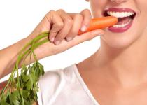 7 продуктів, які природно зміцнюють зуби та ясна: що варто додати до свого раціону