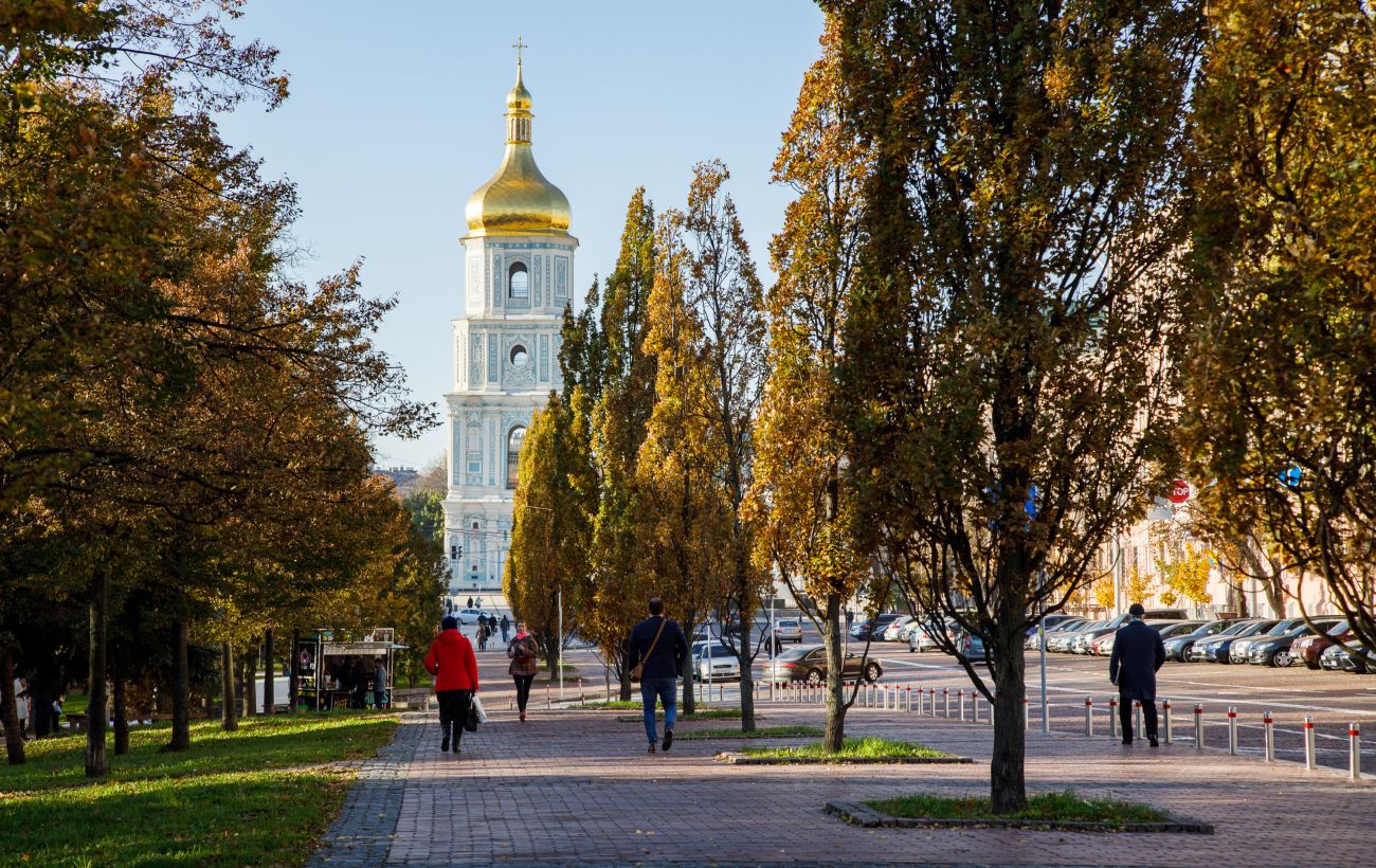 Синоптики оголосили про початок осені в Києві: місто готується до похолодання