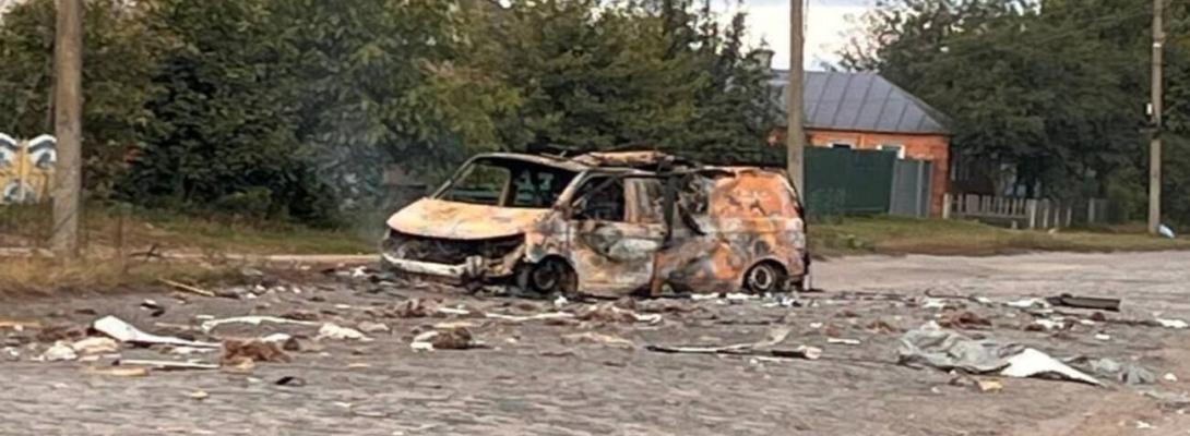 В Сумах ворожий дрон атакував машину газової служби, автомобіль згорів вщент 