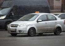 Поїздка за 1700 гривень: у столиці під час тривоги різко зросли тарифи на таксі