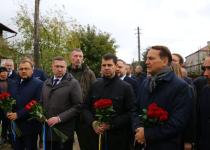 Сікорський прибув в Україну: глава МЗС Польщі відвідав місце удару рф біля Львова