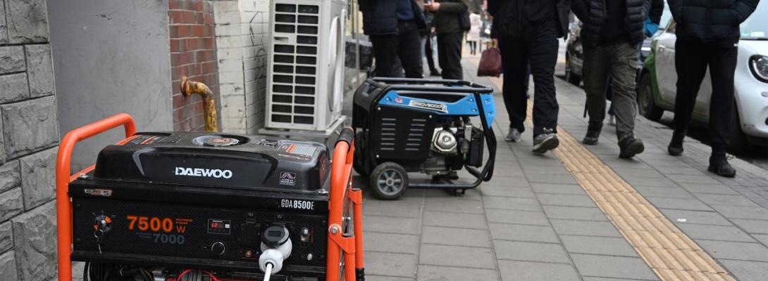 Ворог завдав нових ударів по енергооб'єктах у двох областях: де діють графіки