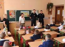 Школи стали небезпечними? Поліція охорони патрулюватиме навчальні заклади: подробиці