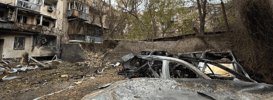 Жахлива ніч у Києві: дрони знову били по житлових кварталах, постраждали мирні жителі