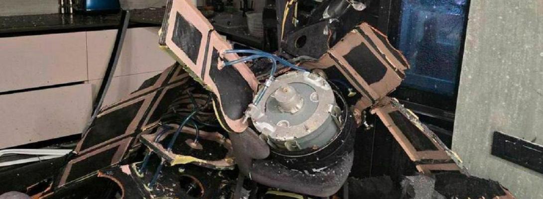 Влетіли у багатоповерхівки: два нерозірвані "Шахеди" дістали з квартир у Києві