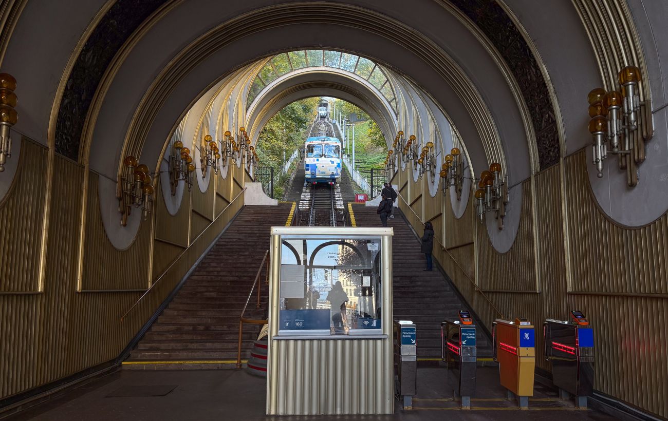 Столичний фунікулер призупинив роботу: що сталося та коли планують відновити рух