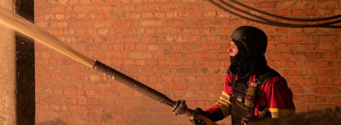 Ворог атакував об’єкт критичної інфраструктури у Сумах: з'явились фото з місця удару