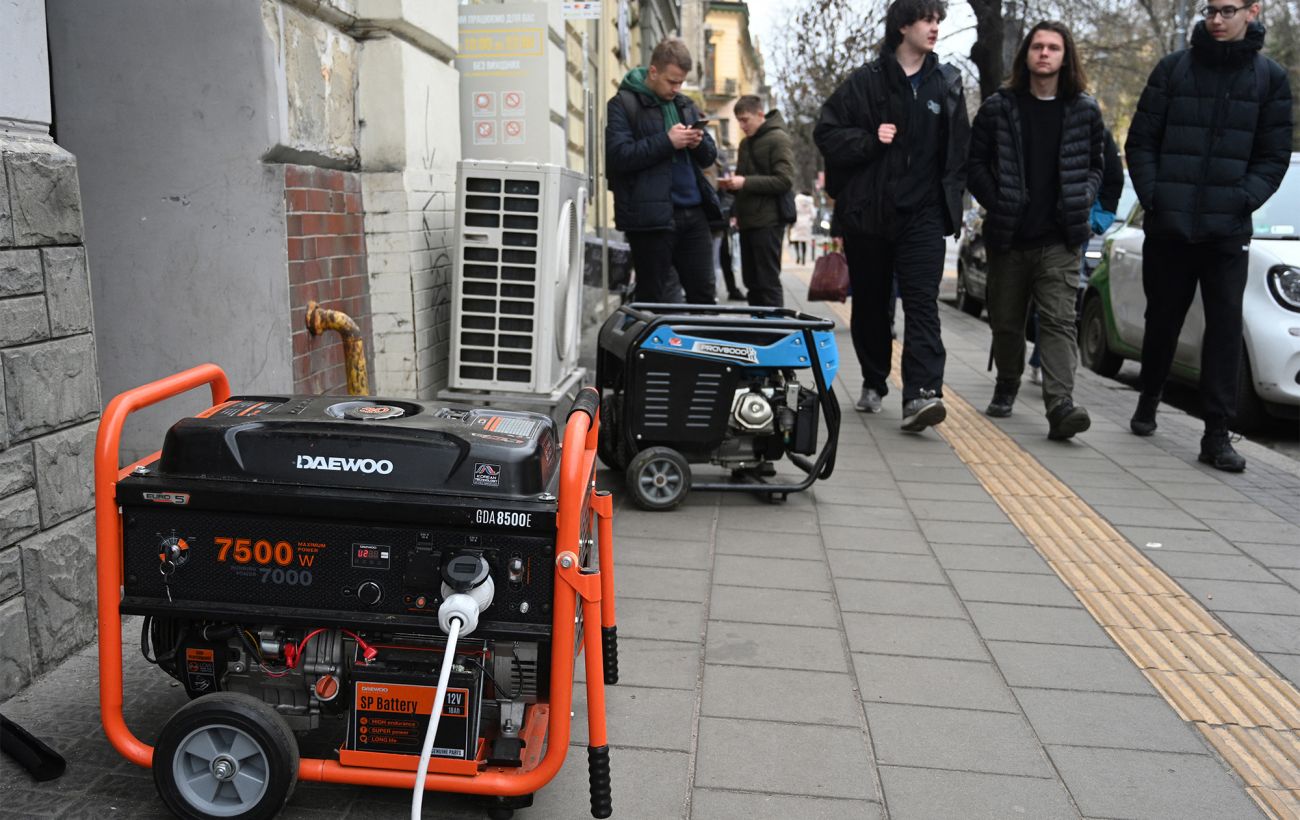 В Україні повертають погодинні відключення світла: як дізнатися свій графік