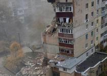 Жах у Хмельницькому! Після сильного вибуху кілька поверхів будинку знищені вщент
