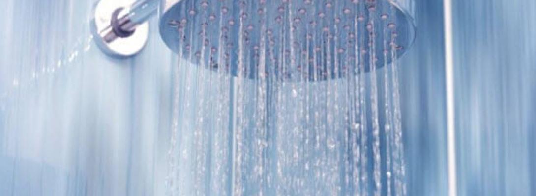 Лікар попереджає про небезпеку! Чому не варто мочитися під час прийому душу?