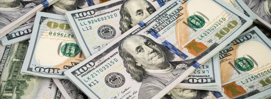 Долар і євро дешевшають: скільки зараз коштує валюта в обмінниках і банках України