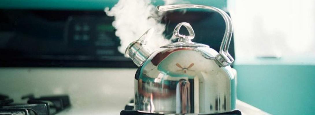 Чи справді накип у воді шкодить здоров’ю? Фахівці пояснили, що правда, а що вигадка