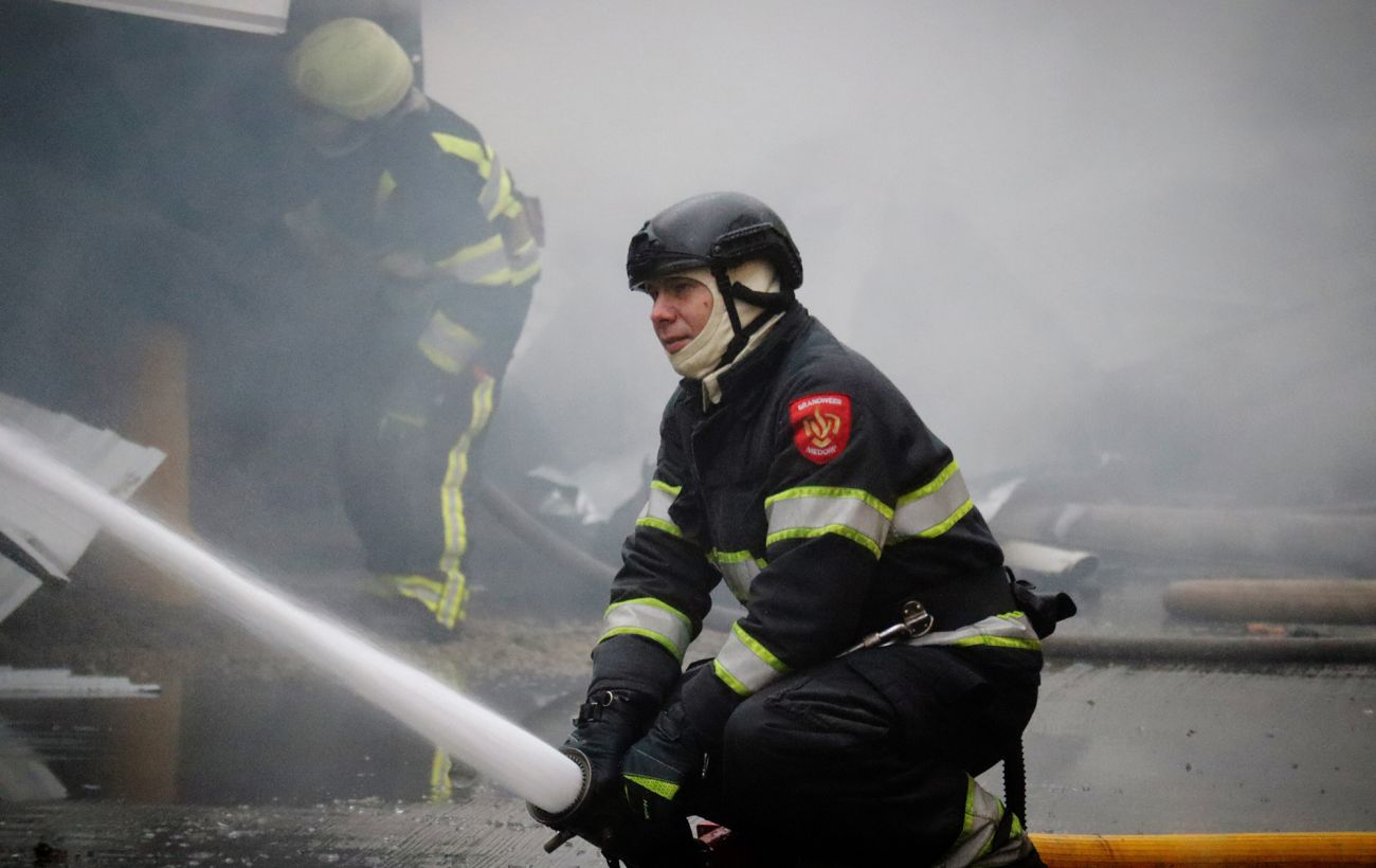 Понад 100 вибухів, пошкоджено енергооб'єкт та будинки: наслідки атаки на Чернігівщину