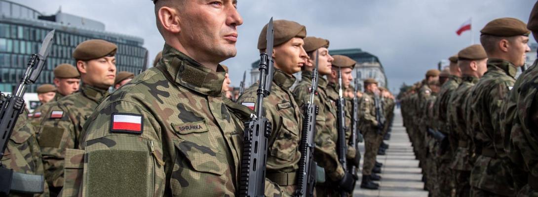 Нова війна вже на порозі? Польща озброює населення і готує громадян до бойових дій