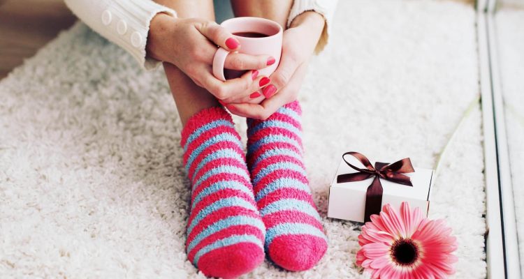 Постійно мерзнуть ноги? Лікарі попереджають про серйозні проблеми зі здоров’ям